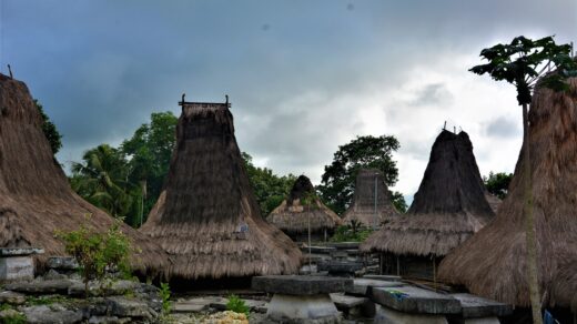 Desa Adat Manola, Desa Adat di Sumba Barat Daya