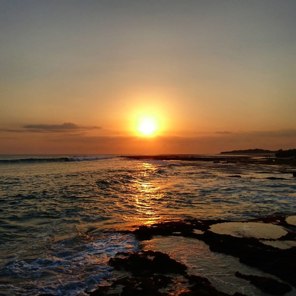 Pantai Pero Sumba, Tempat melihat sunset di Sumba