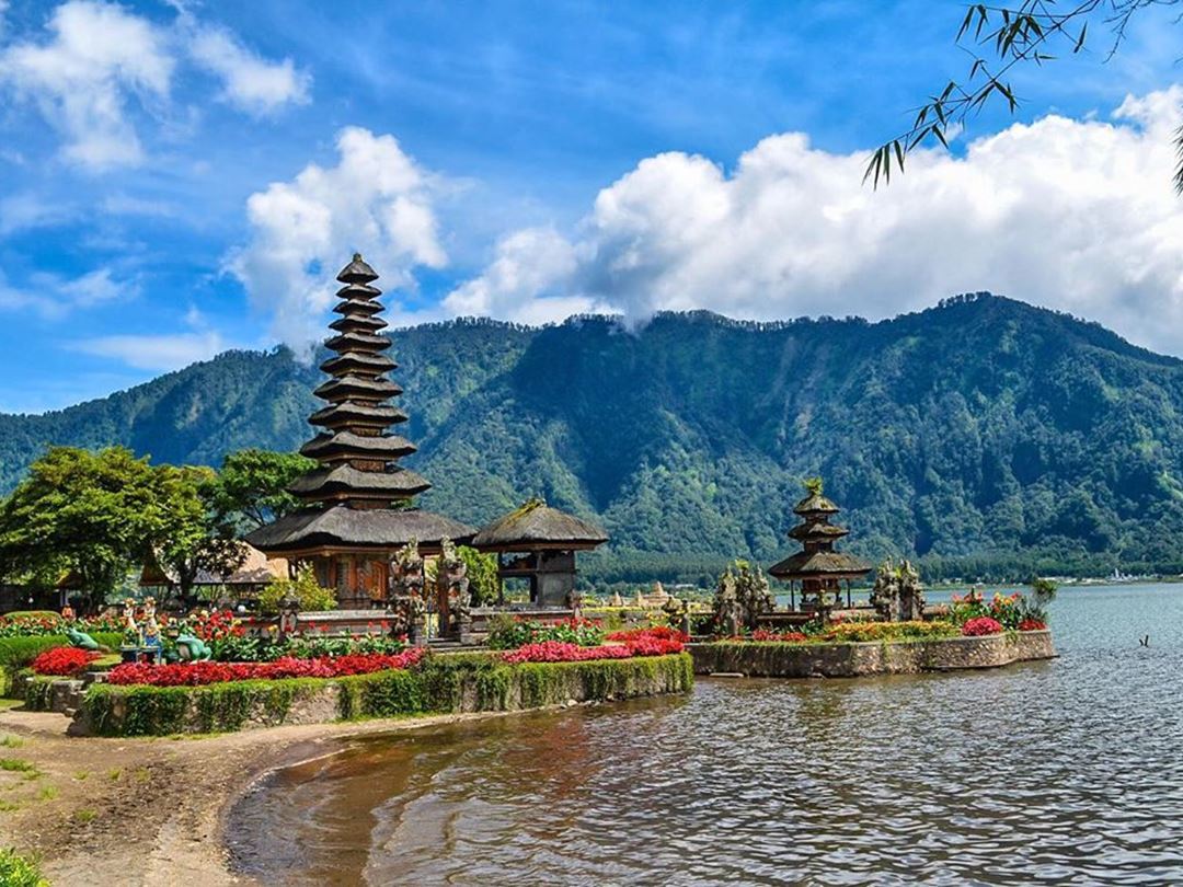 6 Tempat Wisata Backpacker di Indonesia yang Paling Keren