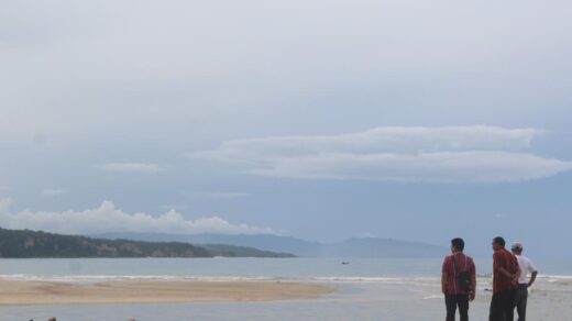 Pantai Pahiwi Wanokaka Sumba