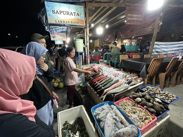 seafood di kampung ujung Labuan Bajo